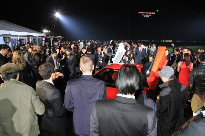 Spectacular event for the launch of the Lamborghini Aventador LP 700-4 in Japan